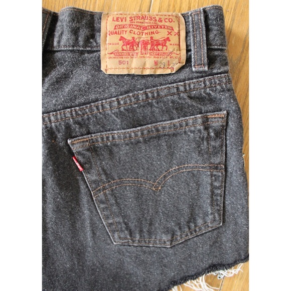 Urban Renewal Remade Levi’s® BNWT Side-Chain Denim Short Small Urban Outfitters - Picture 11 of 13